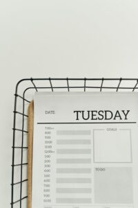 Efektīvi padomi dienas plānošanai un laika menedžmentam mājās un darbā